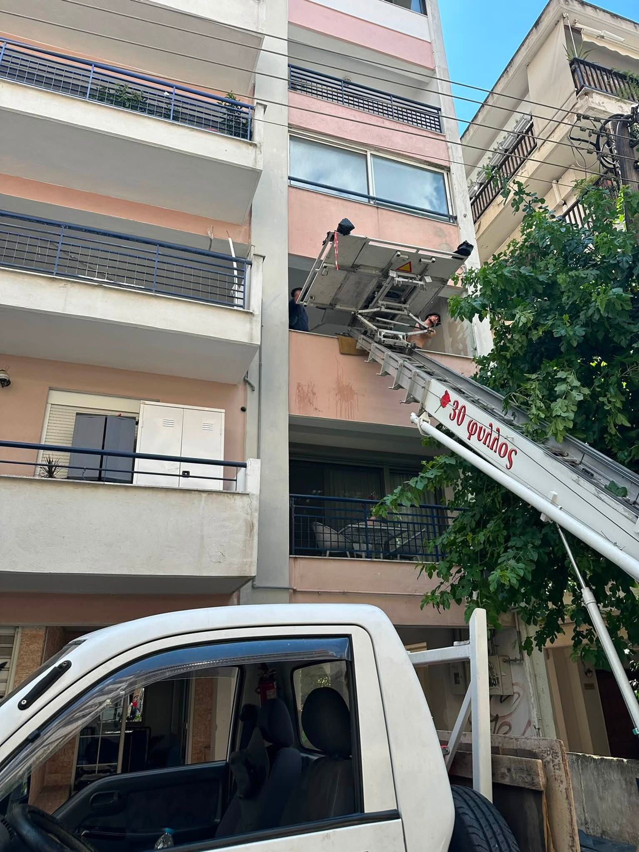 Furniture lift set up for an upper-floor apartment removal