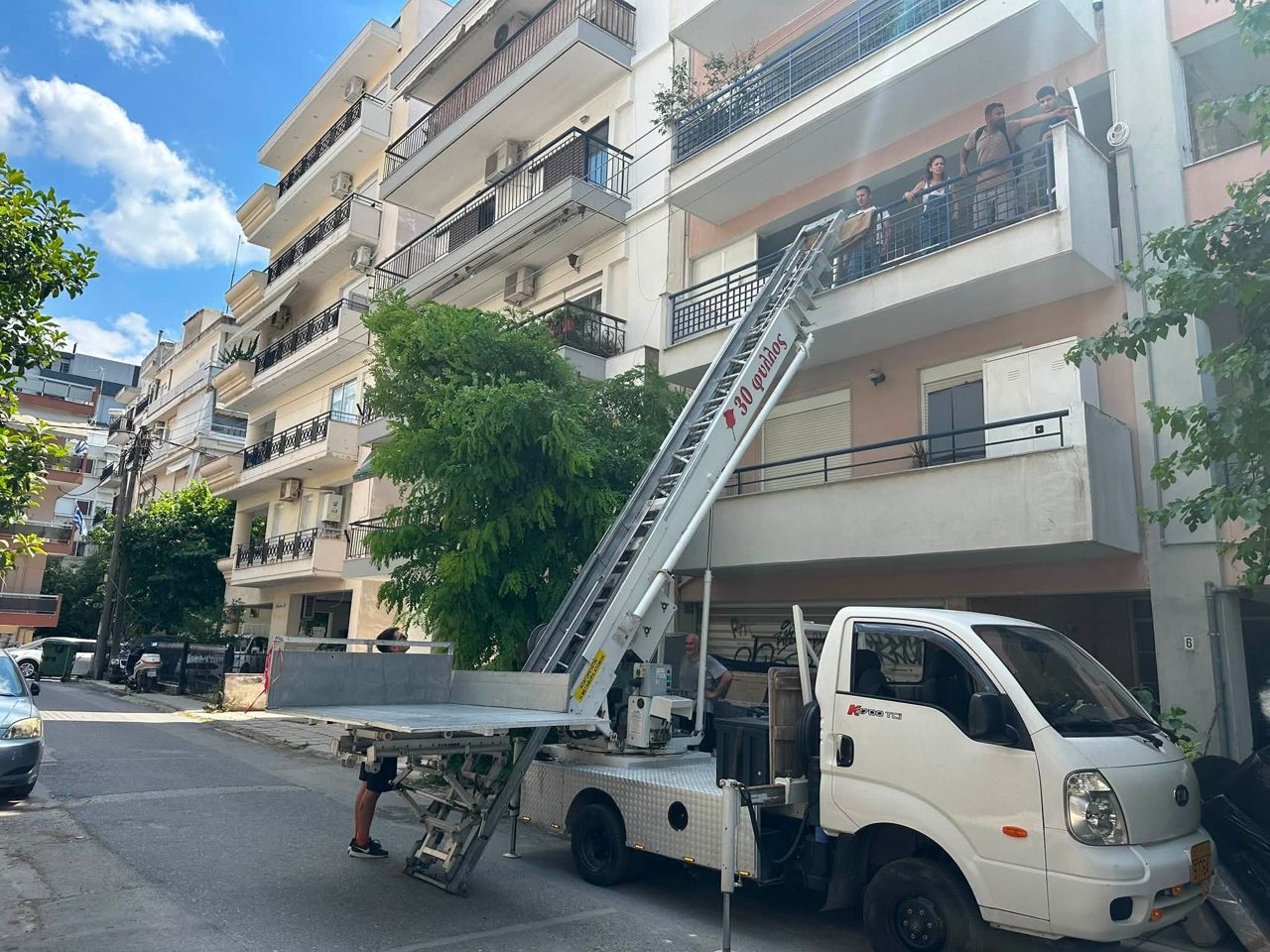 Space 4 Time Ltd team carrying out an apartment removal