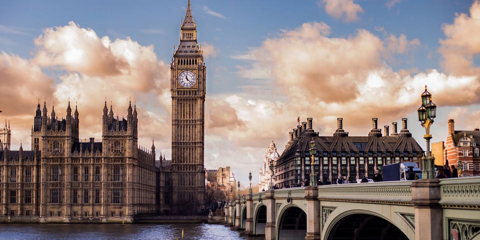 Moving to London: A Complete Guide for Stress-Free Relocation